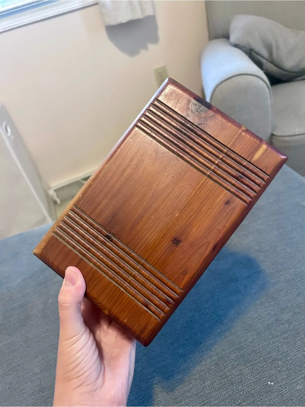 Vintage Aromatic Cedar Wood Trinket Box Carved Lid 8